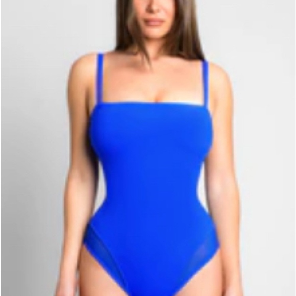 Ta3 Blue squarey thin strap - NWT